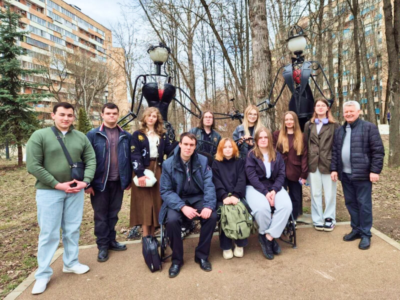 Студенты МТИ посетили центр московского долголетия