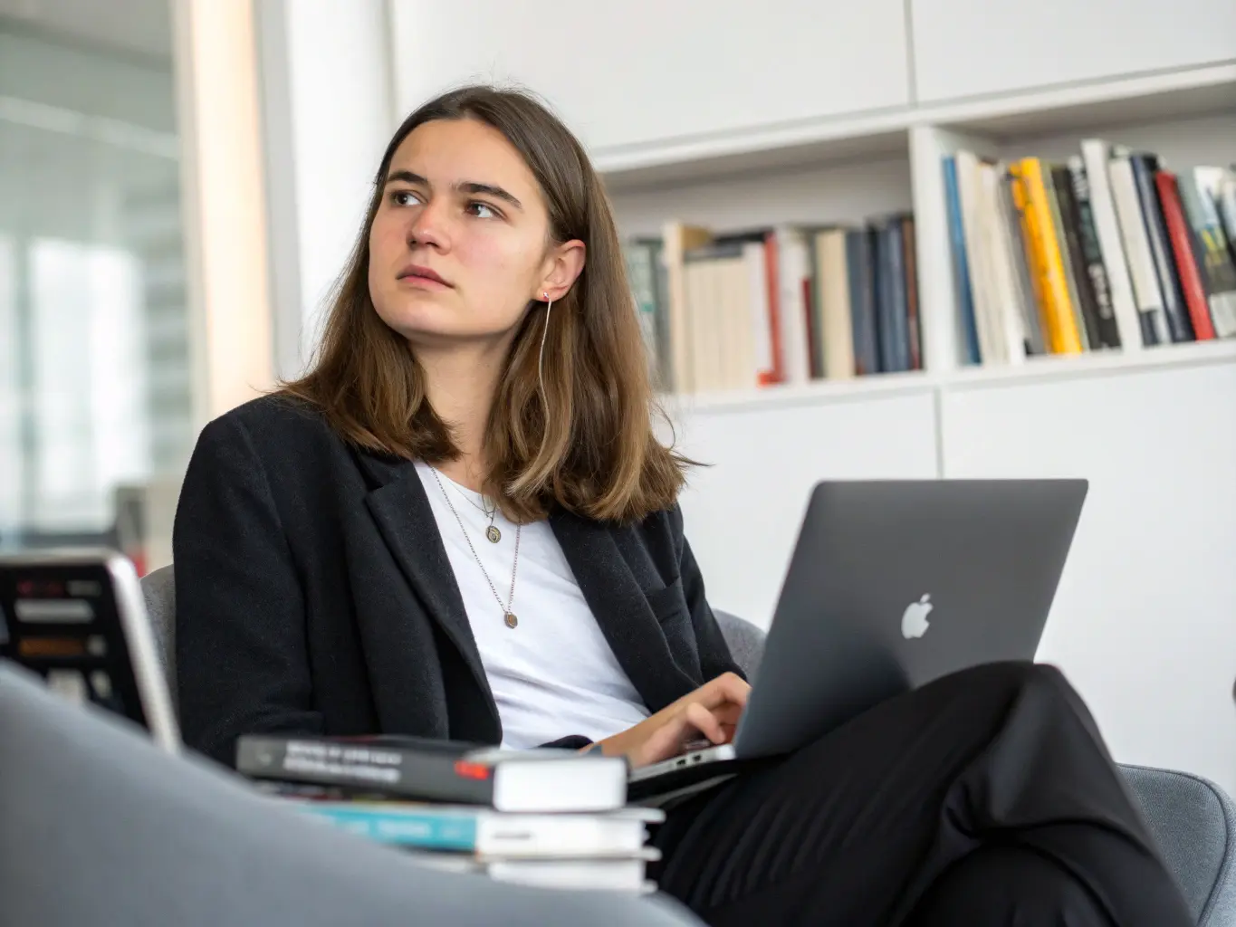 Конфликтолог: Профессия, которая помогает разрешать споры и строить гармонию