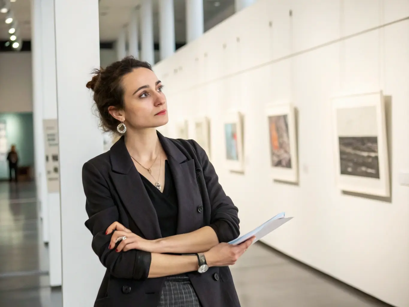 Арт куратор: Значимость и Роль в Современном Искусстве