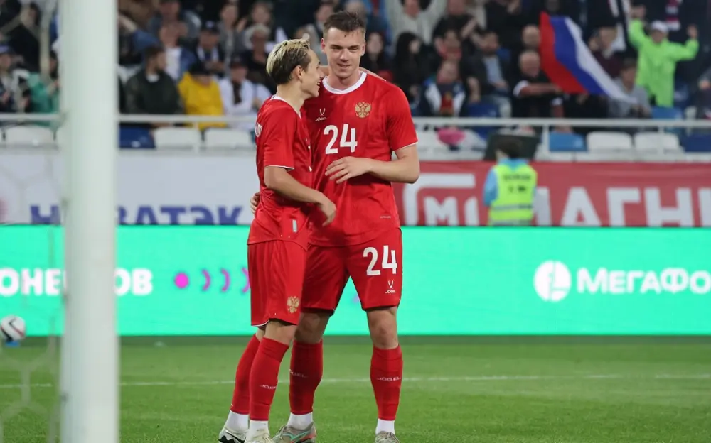 Студент факультета спорта забил гол в матче сборной России по футболу