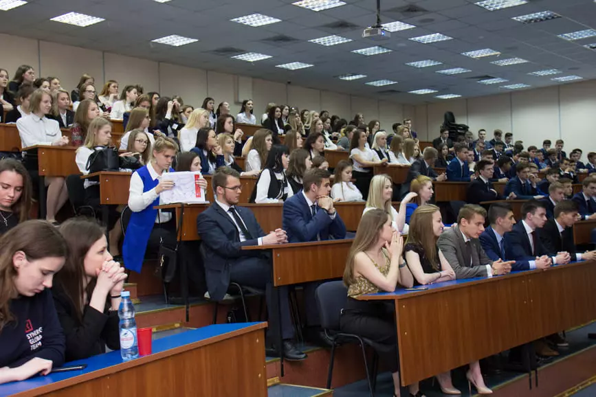 Как стать специалистом в области управления?