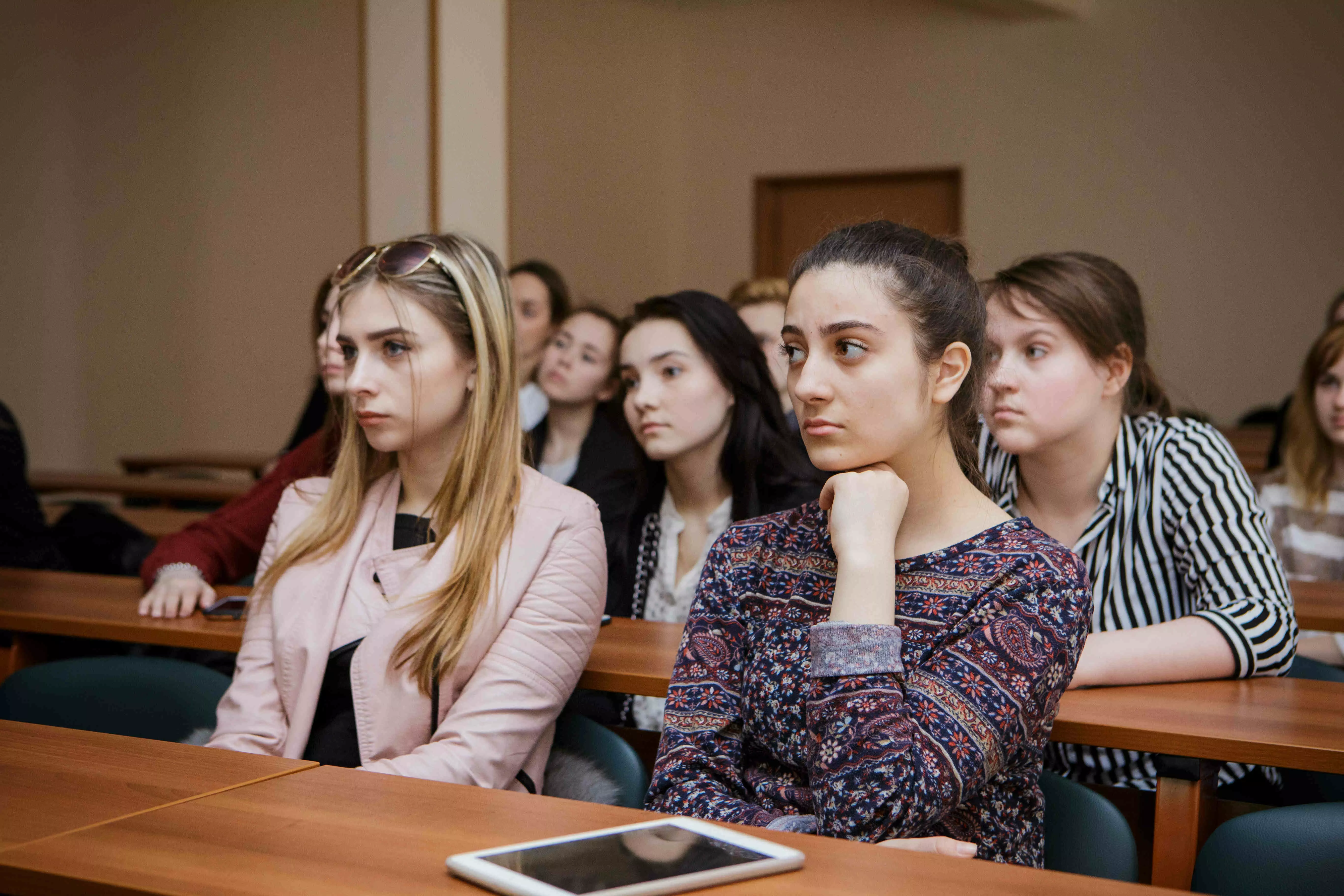 Куда можно поступить с биологией и историей