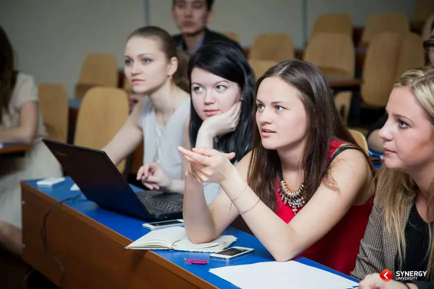 Кто такой политолог и чем он занимается