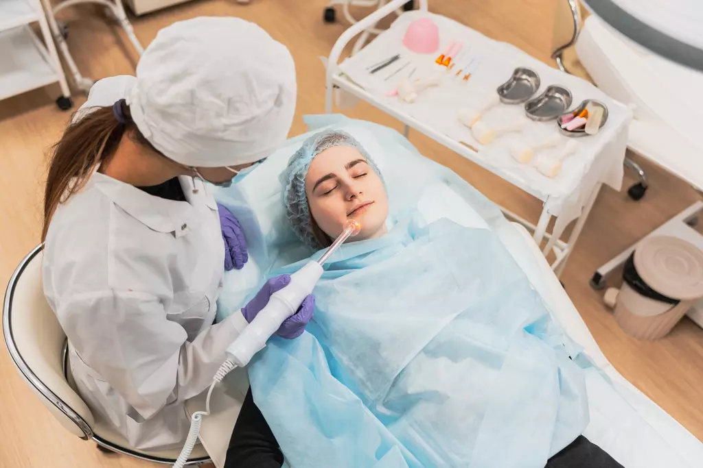 Как студенту устроиться на работу ассистентом стоматолога