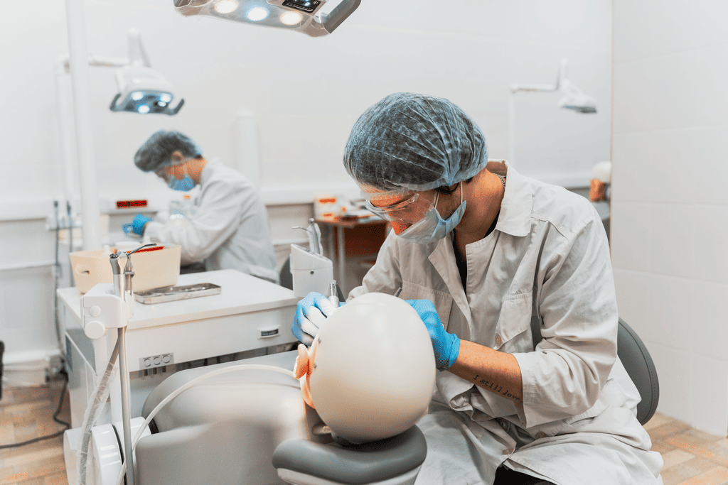 Российским медикам запретили обучаться дистанционно