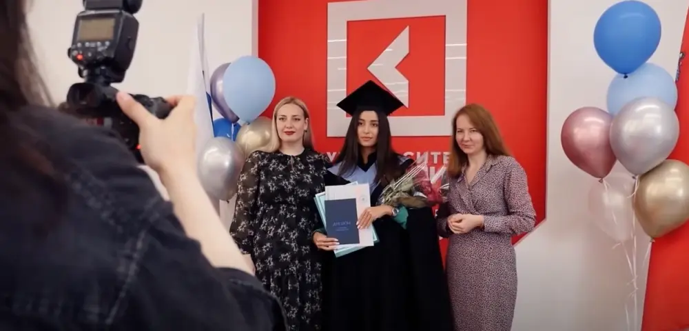 Вручение дипломов на факультете банковского дела