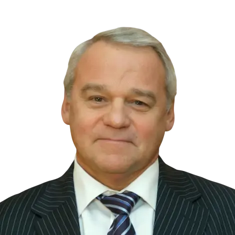 Первый вице-президент Федерации тхэквондо ИТФ, IX дан, гранд-мастер. Международный инструктор, судья международной категории «А»