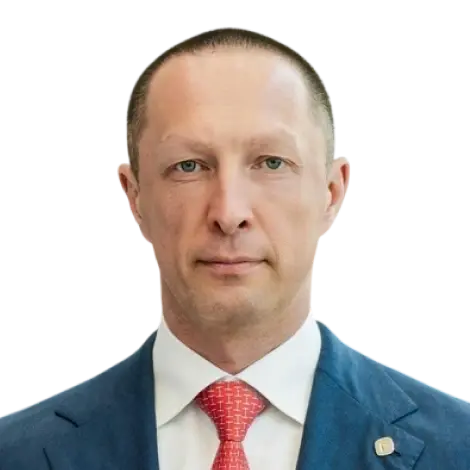 Кандидат экономических наук, доцент, член комиссии Государственного Совета РФ по направлению «Малое и среднее предпринимательство». Основной акционер и президент Корпорации «Синергия»